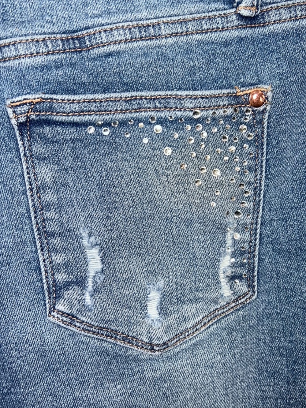 Judy Blue • Rhinestone High Rise Denim Shorts L Light Wash Frayed Hem Stretch - Picture 5 of 9